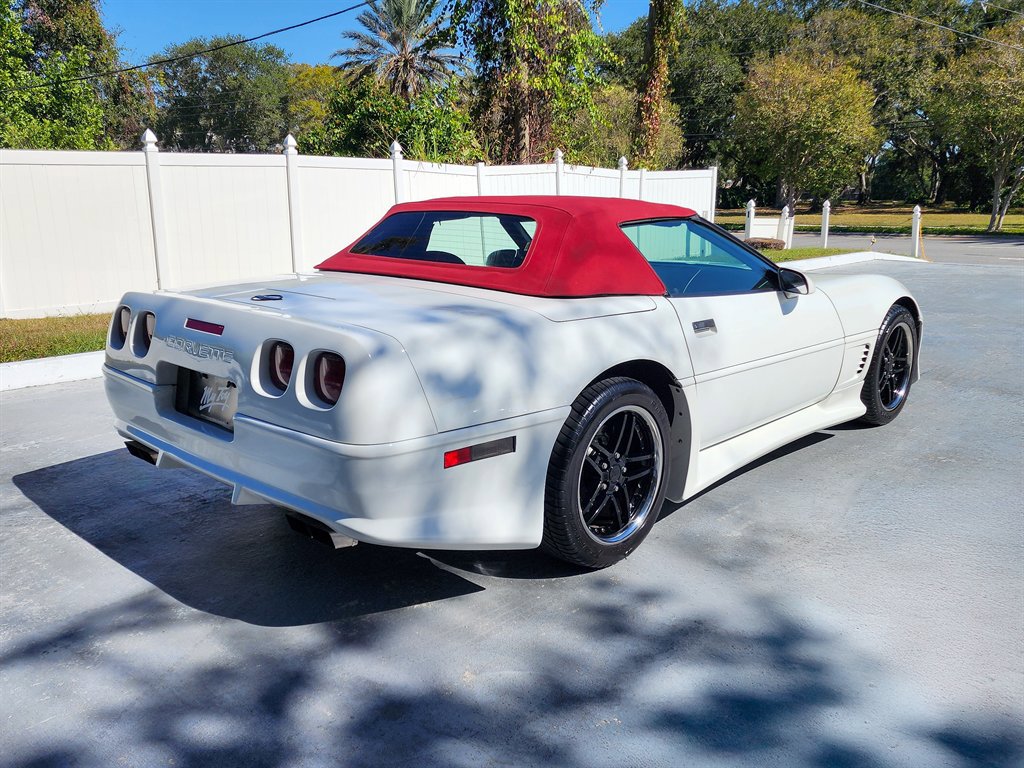 Used 1995 Chevrolet Corvette Convertible image 16