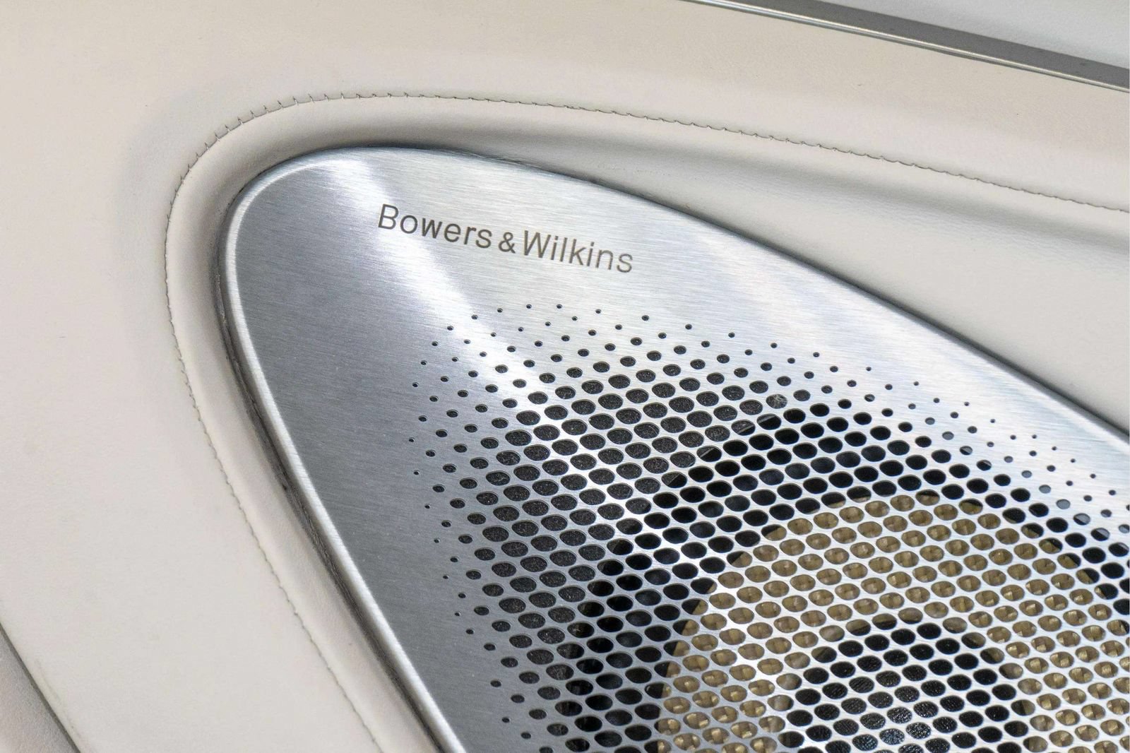 Used 2023 McLaren GT RWD image 16