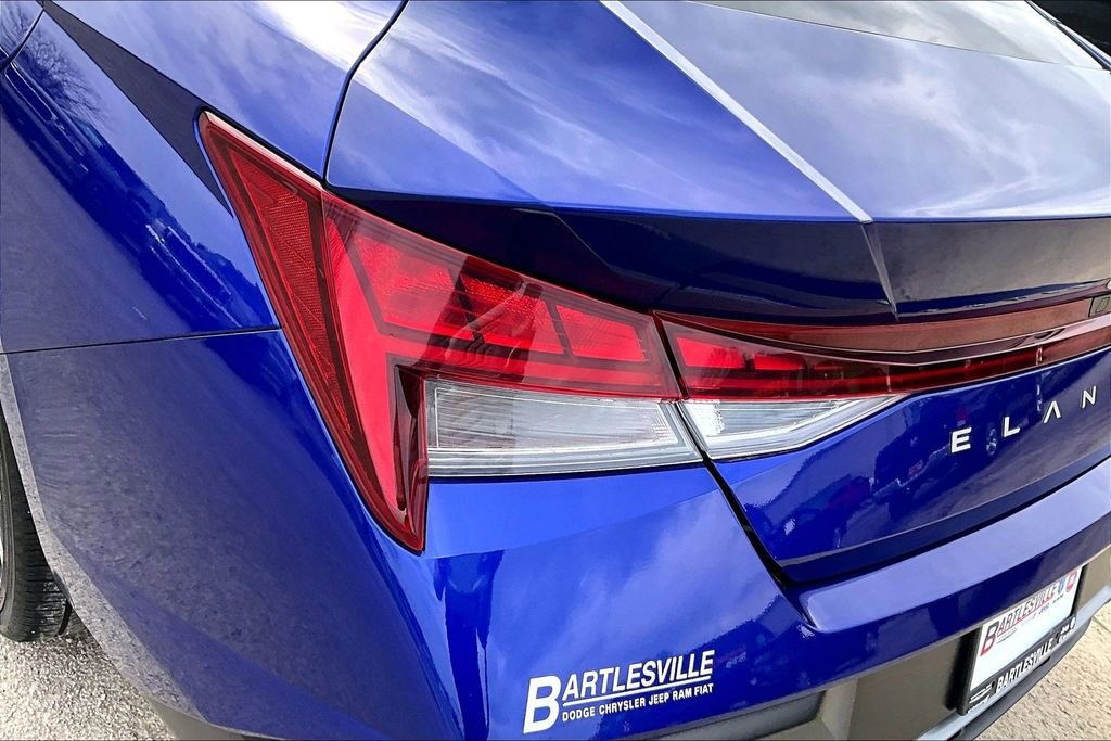 Used 2025 Hyundai Elantra SEL image 25