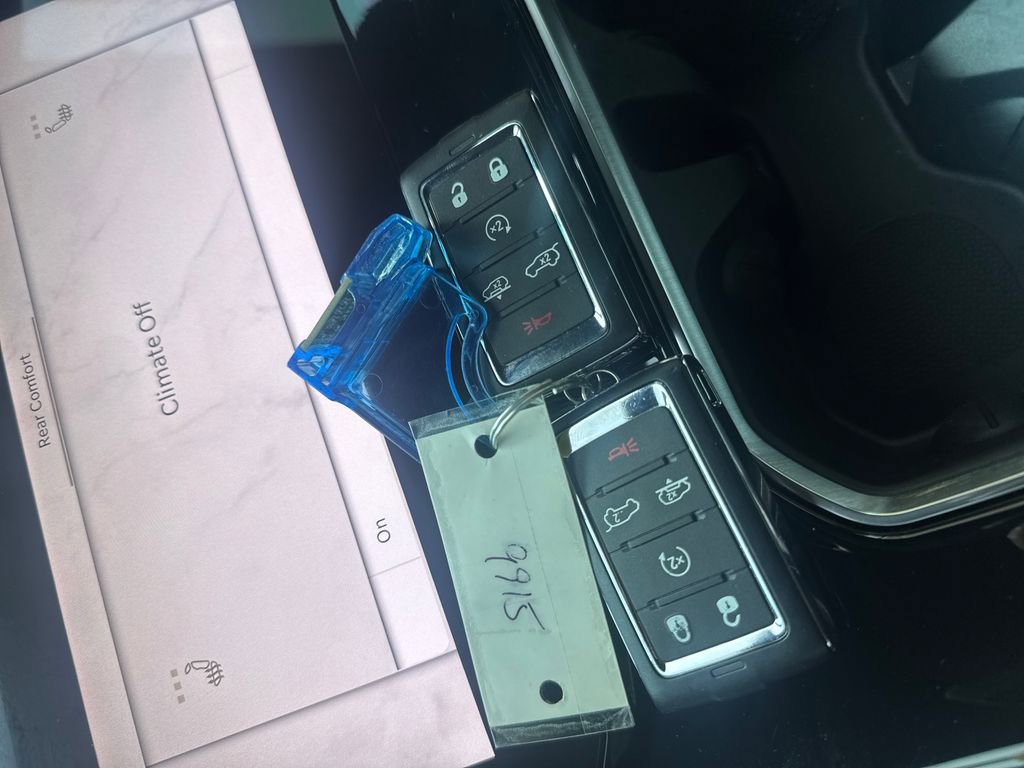 Used 2024 Jeep Grand Wagoneer Series I w/ HD Trailer Tow Package image 28