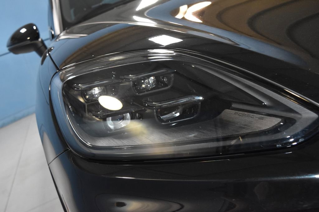 Certified 2025 Porsche Cayenne image 27