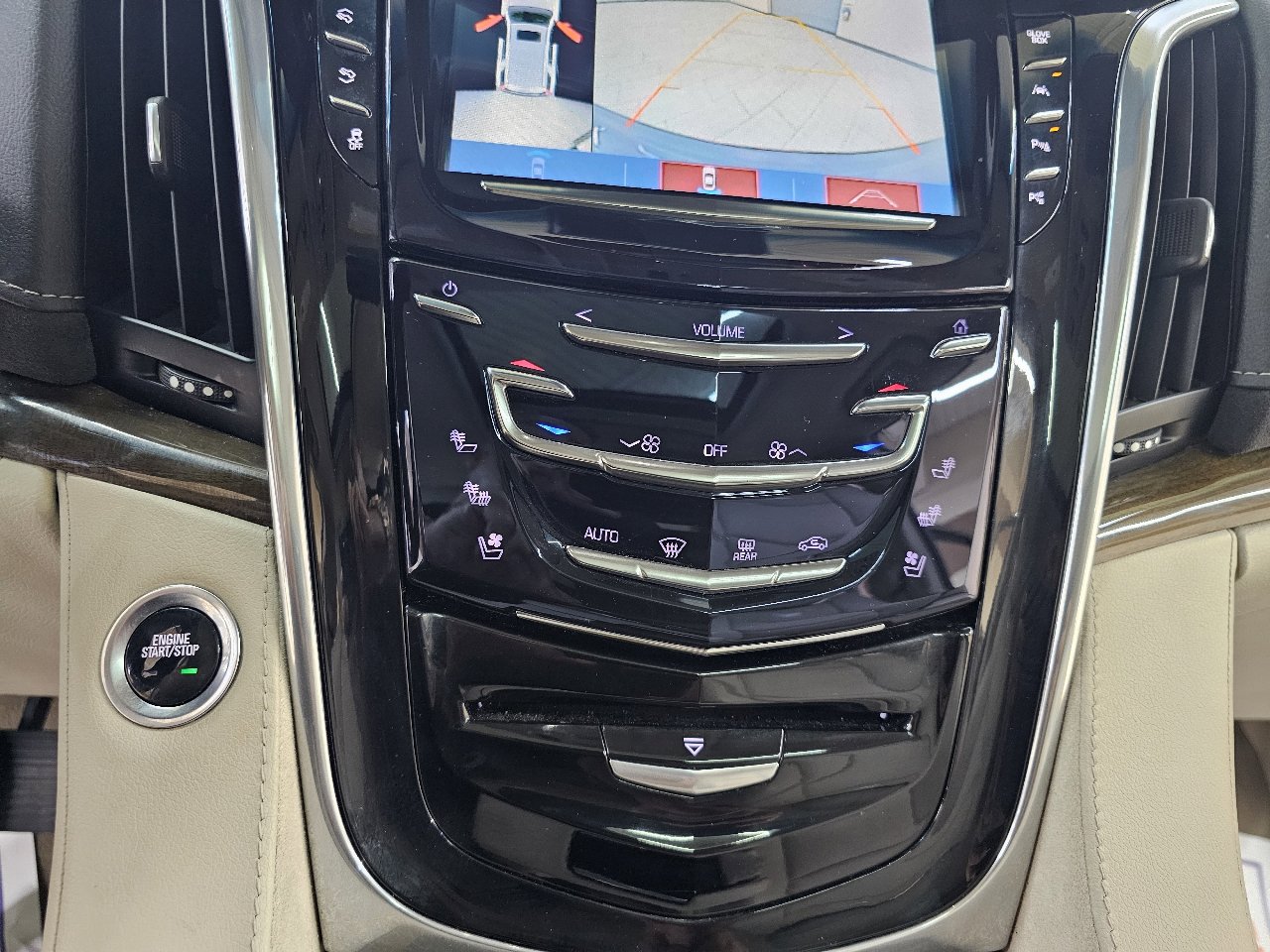 Used 2019 Cadillac Escalade ESV Premium Luxury w/ LPO, Radiant Package image 36