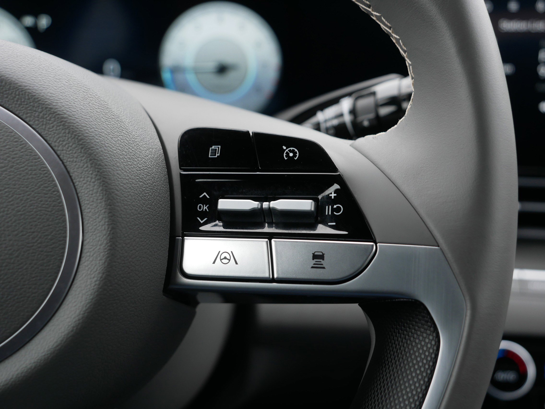 Used 2023 Hyundai Elantra SEL w/ Convenience Package image 30