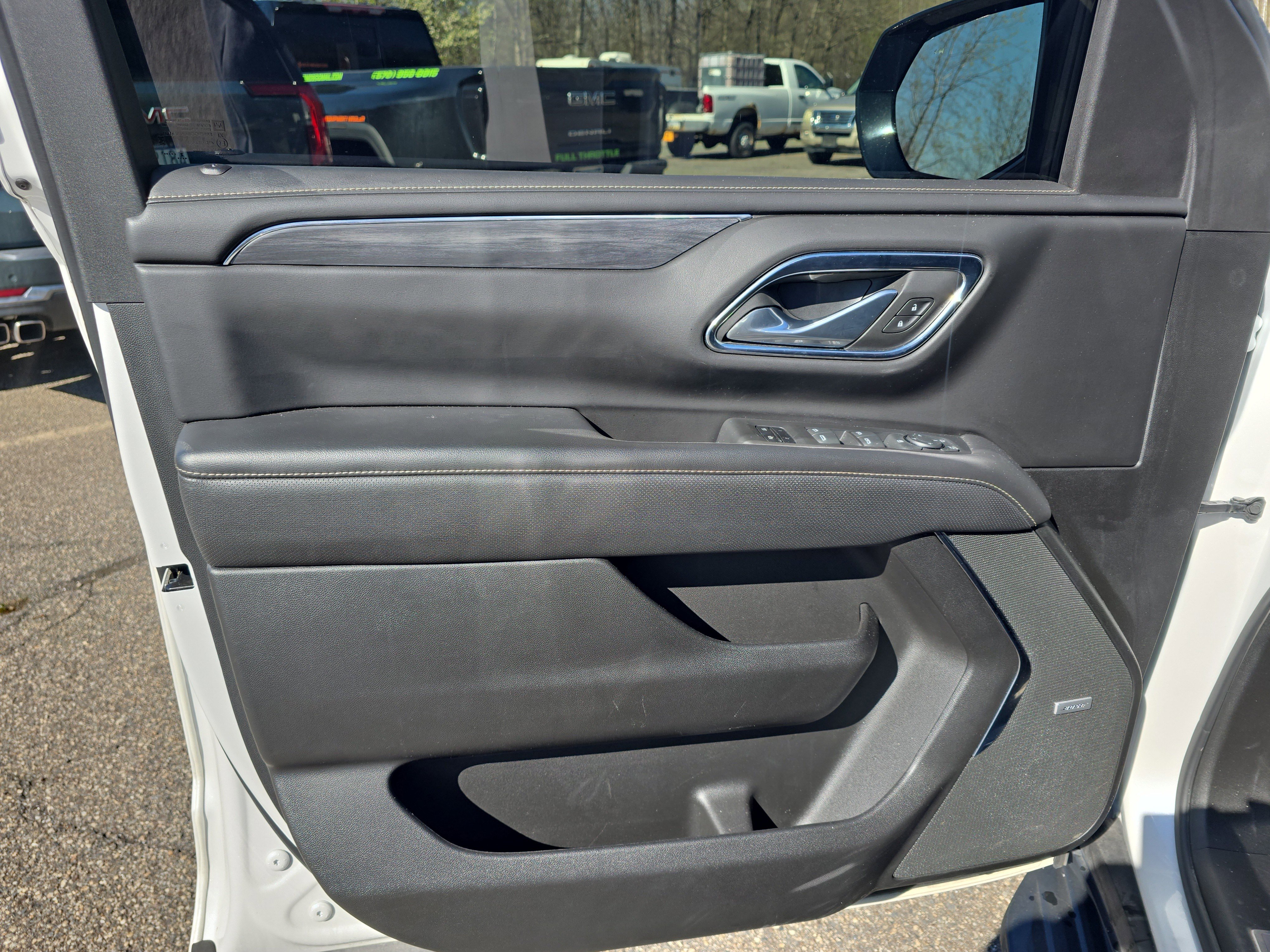 Used 2023 GMC Yukon SLT AWD/4WD image 15