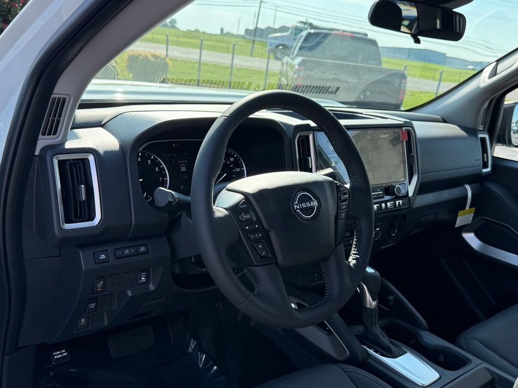 New 2026 Nissan Frontier SV w/ SV Convenience Package RWD image 3
