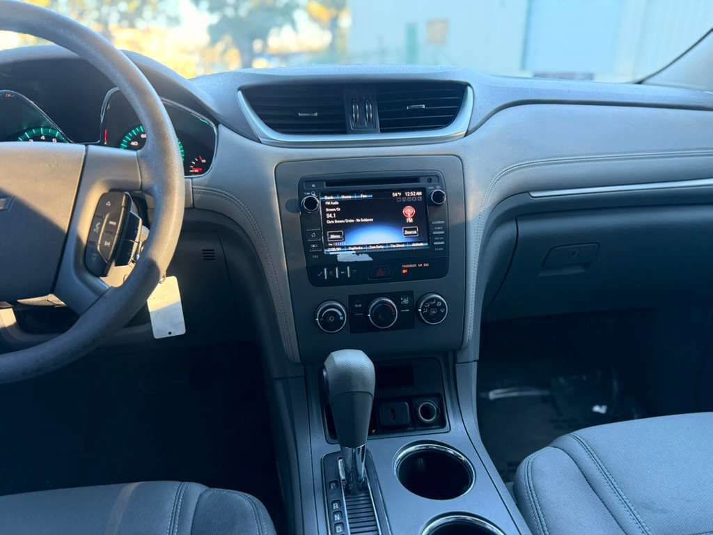 Used 2017 Chevrolet Traverse LS FWD image 12