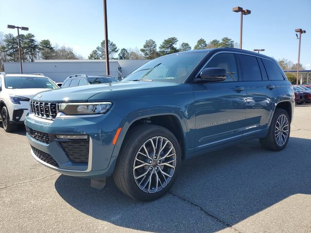 New 2026 Jeep Grand Cherokee Summit image 3