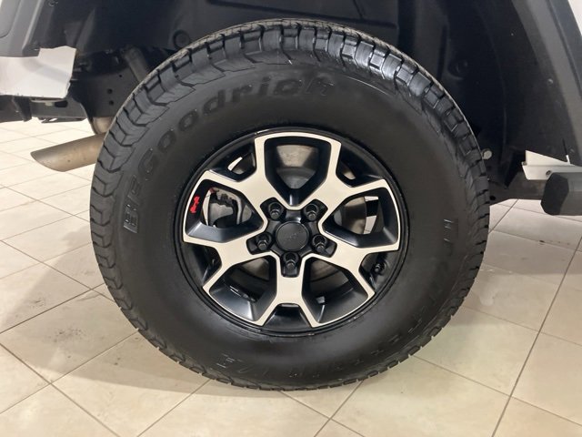 Used 2024 Jeep Wrangler Rubicon w/ Technology Group image 27