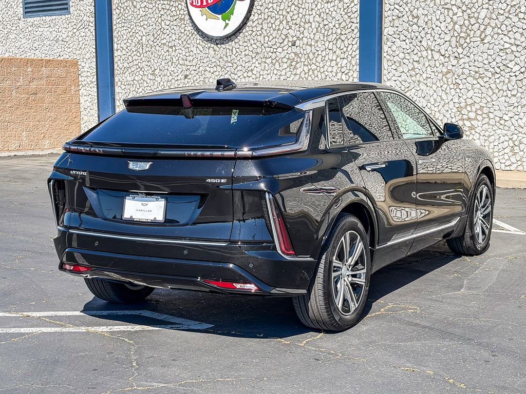 Certified 2025 Cadillac Lyriq Luxury image 4