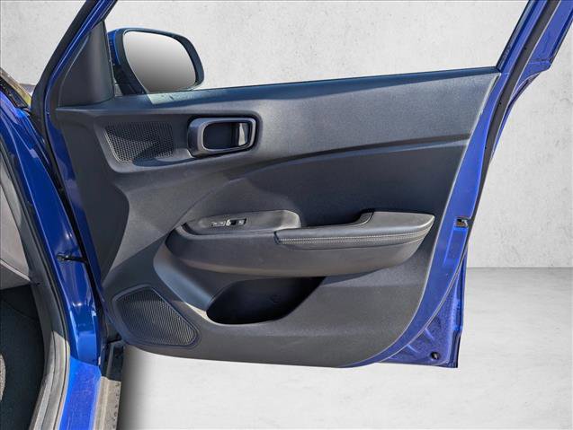 Used 2023 Hyundai Venue Limited image 22