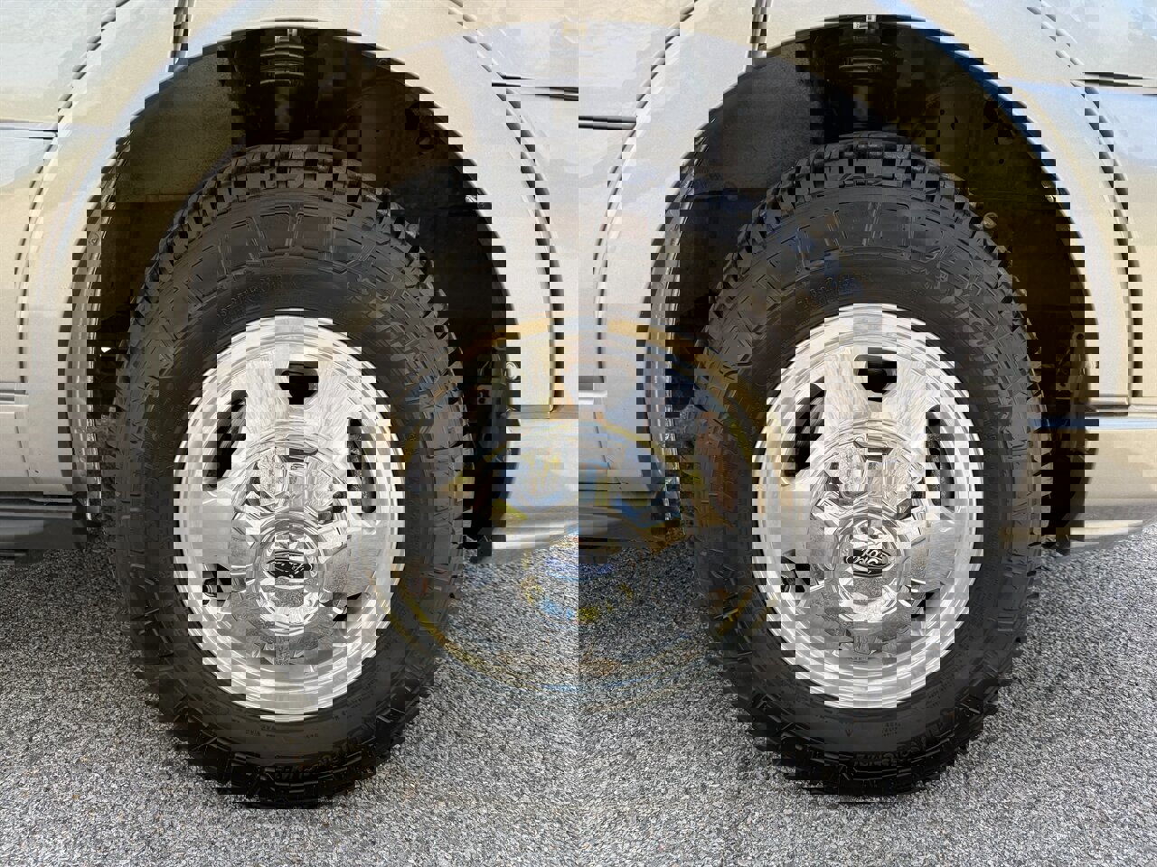 Used 2020 Ford Transit 150 Low Roof AWD image 29