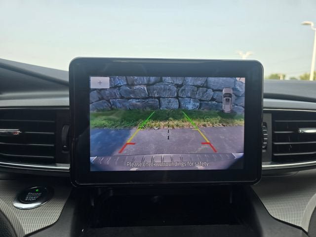 Used 2020 Ford Explorer XLT w/ Equipment Group 202A AWD/4WD image 25