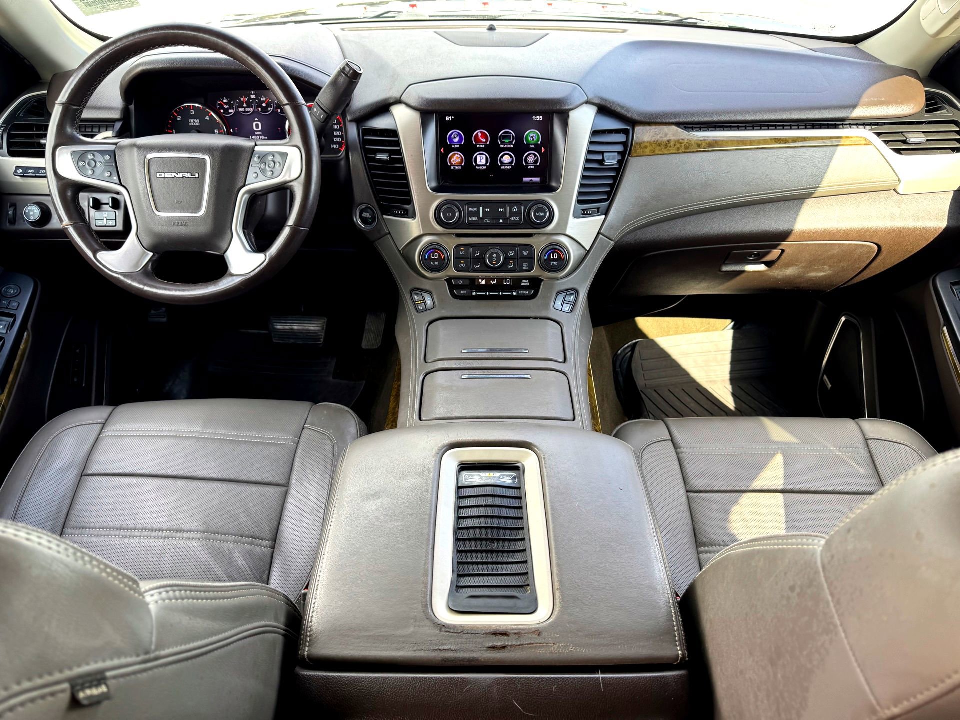 Used 2016 GMC Yukon Denali w/ Open Road Package image 27