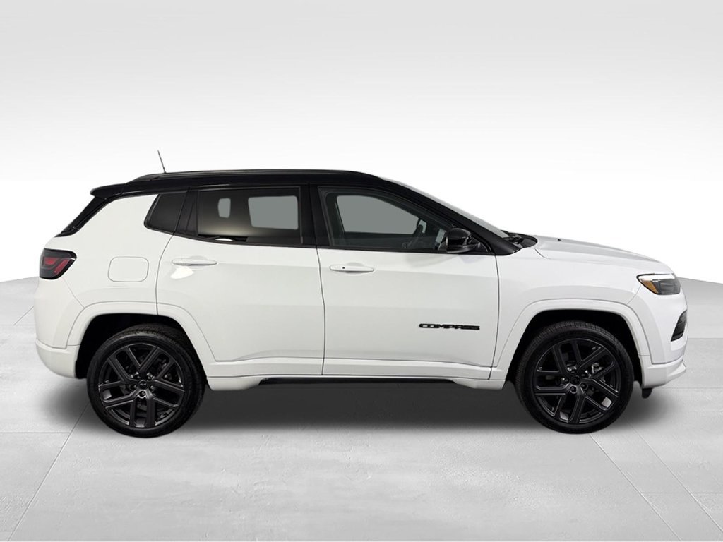 Used 2025 Jeep Compass Limited w/ High Altitude Package AWD/4WD image 9