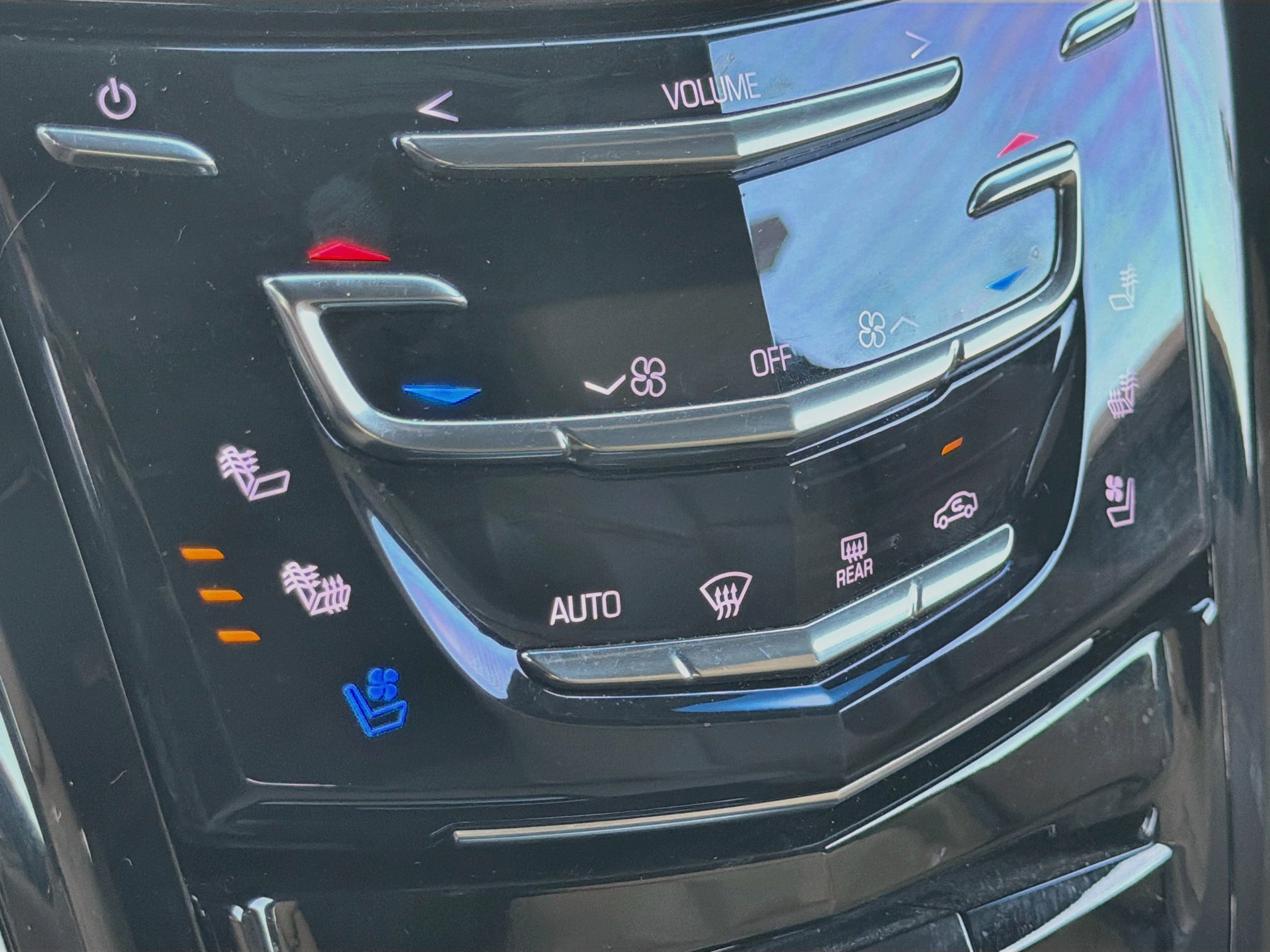 Used 2019 Cadillac Escalade ESV Platinum AWD/4WD image 21