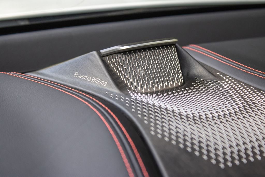 Used 2025 Aston Martin DBX 707 image 33