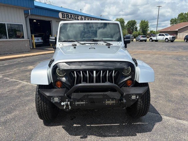 Used 2012 Jeep Wrangler Unlimited Sahara AWD/4WD image 7
