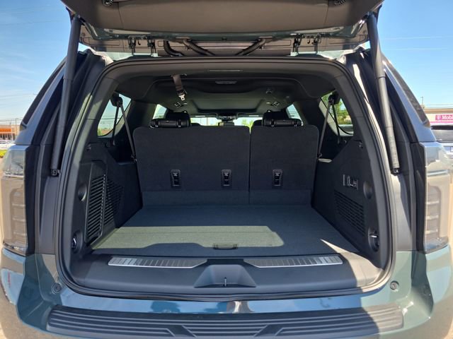New 2026 Chevrolet Suburban Z71 w/ Comfort Package AWD/4WD image 14
