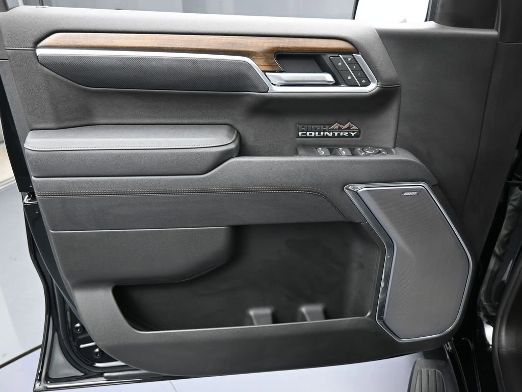 Used 2025 Chevrolet Silverado 1500 High Country image 13