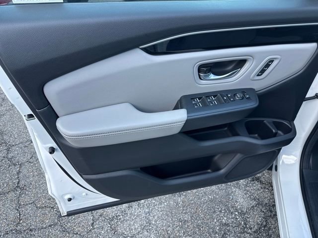 Used 2024 Honda Pilot Touring image 6