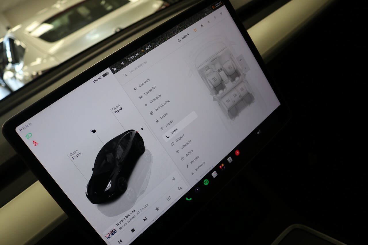 Used 2023 Tesla Model Y Long Range AWD/4WD image 36