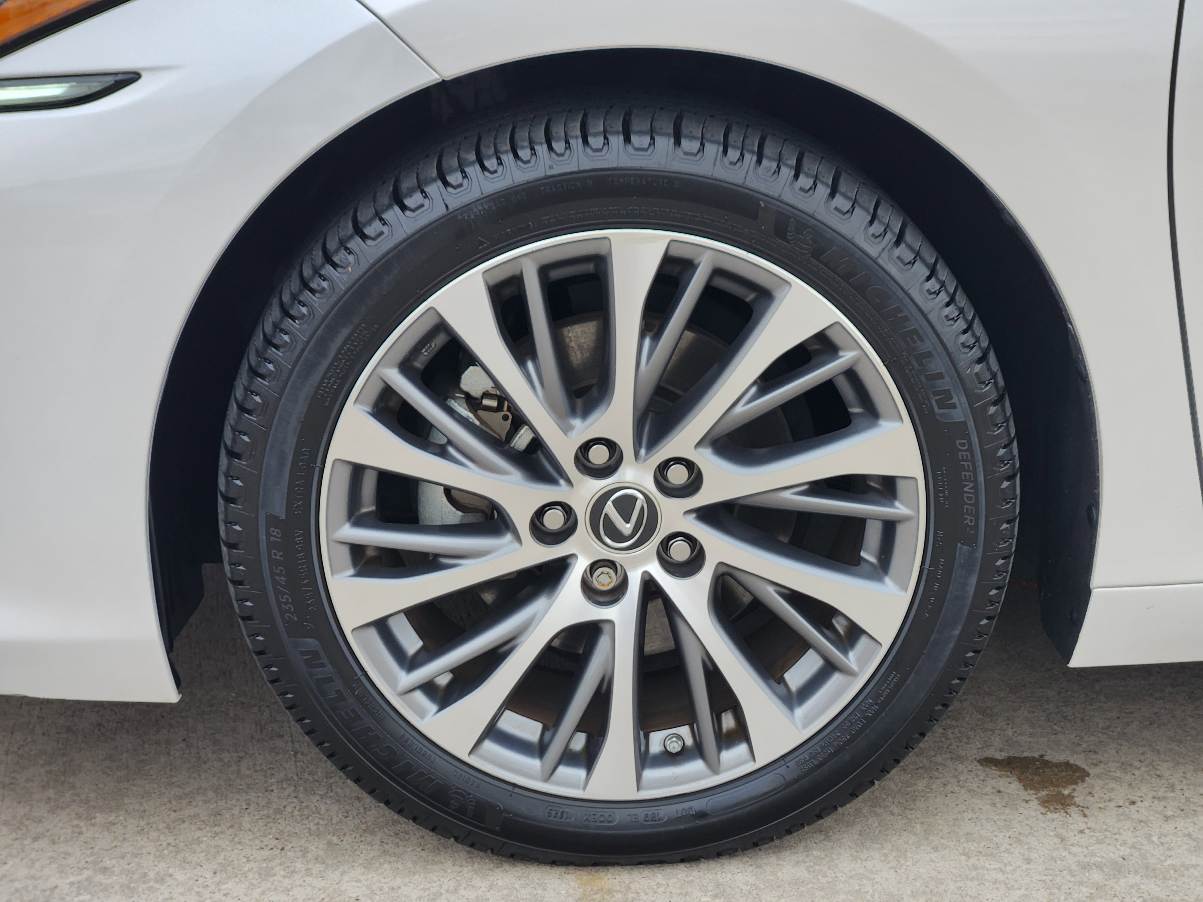 Used 2021 Lexus ES 300h w/ Premium Package image 10