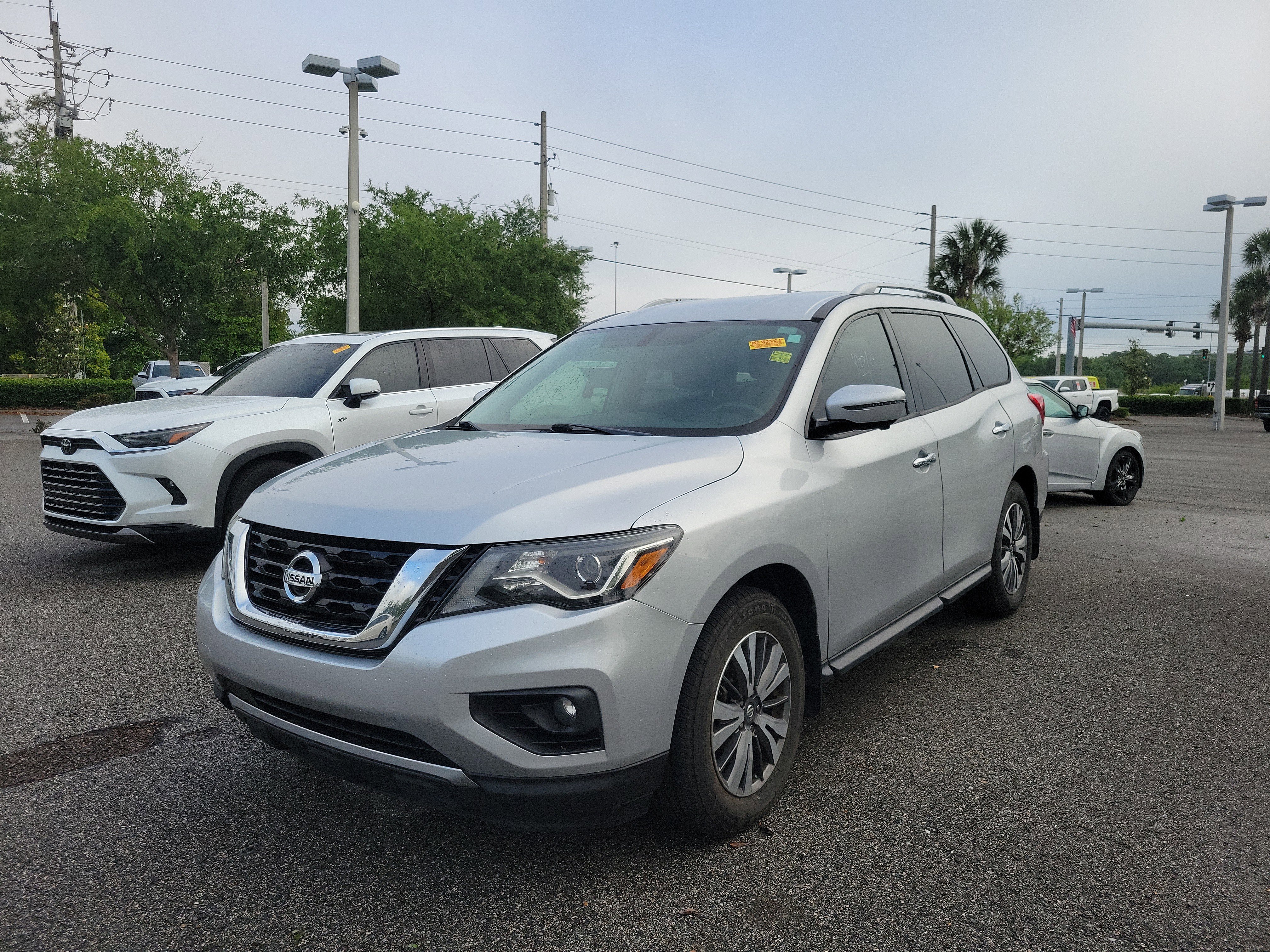 Used 2017 Nissan Pathfinder SL w/ Trailer Tow Package FWD image 30