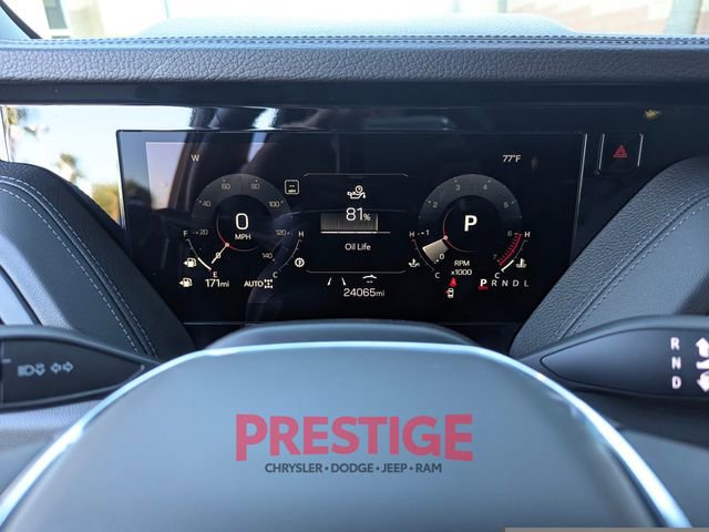 Used 2025 GMC Yukon XL Denali image 17