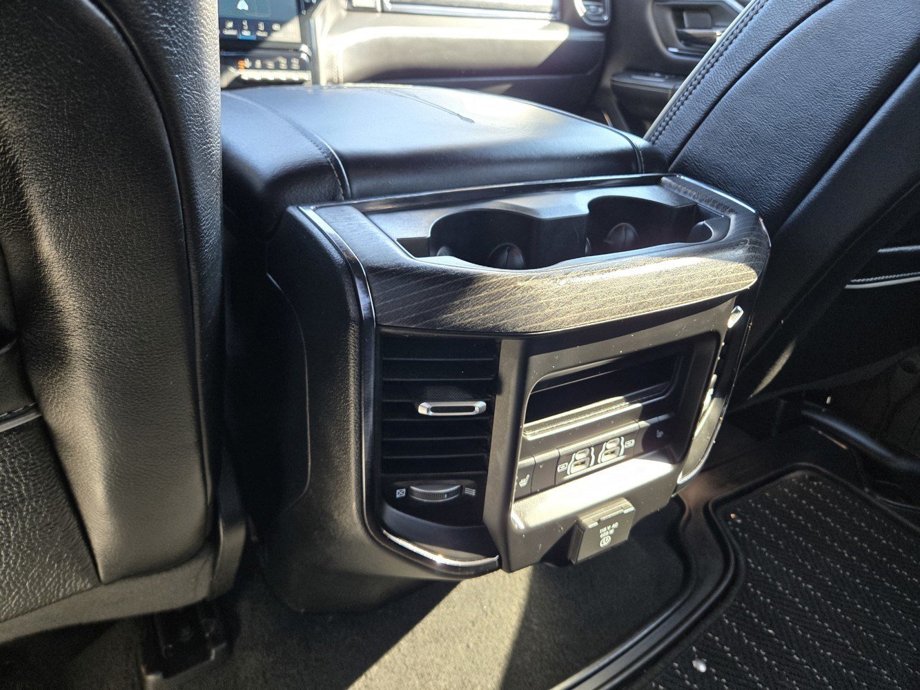 Used 2022 RAM 1500 Limited w/ Body-Colour Bumper Group AWD/4WD image 32