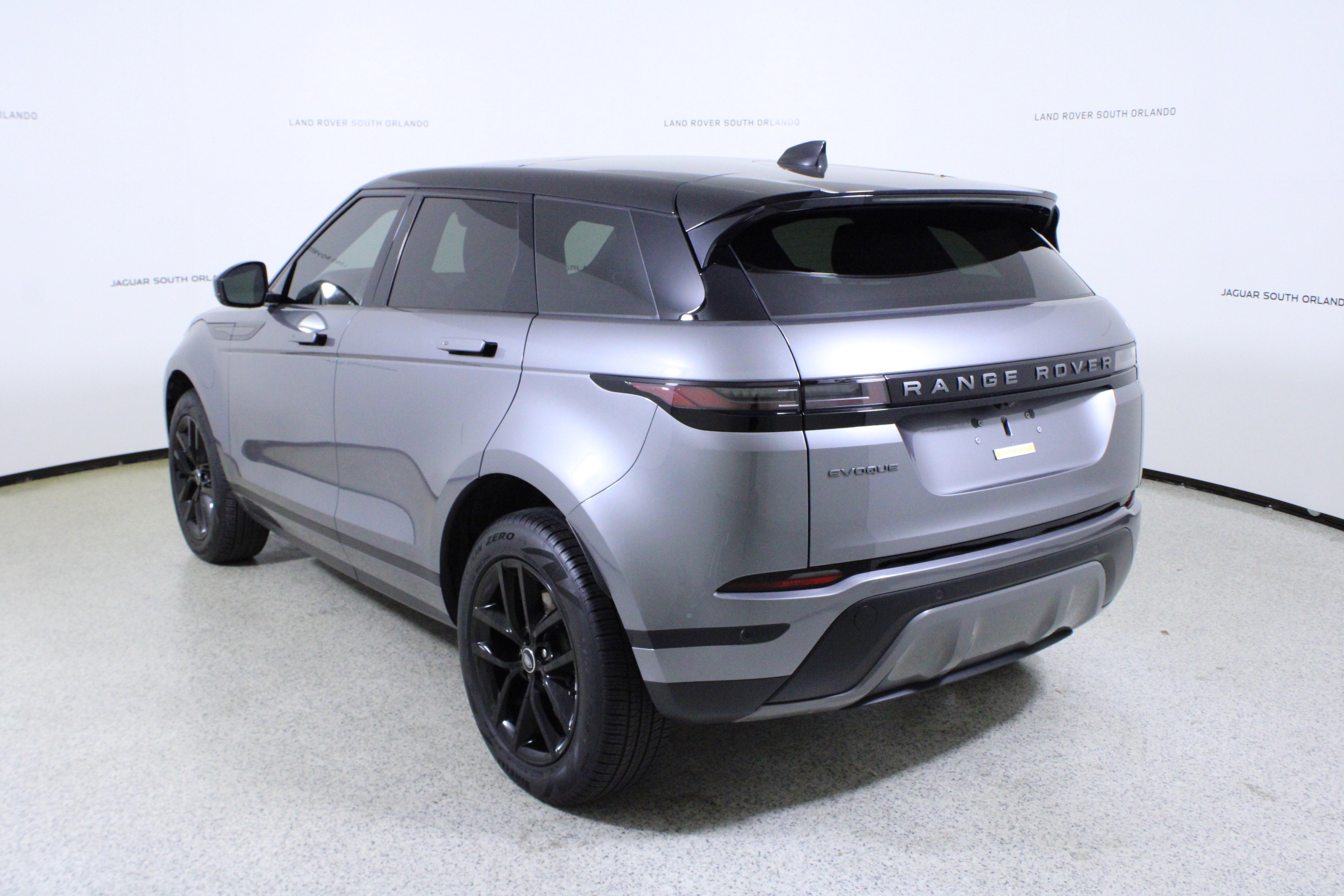 Used 2026 Land Rover Range Rover Evoque S AWD/4WD image 5