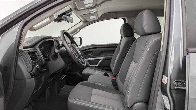 Used 2023 Nissan Titan SV image 14