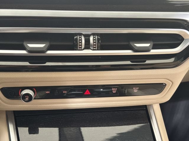 Used 2023 BMW 330i Sedan w/ Premium Package RWD image 18