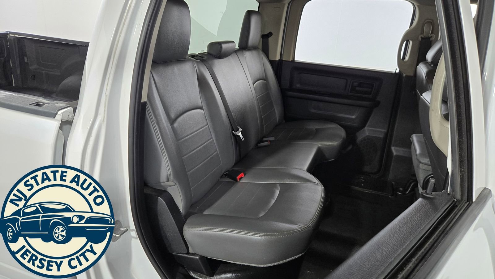 Used 2018 RAM 2500 Tradesman w/ Chrome Appearance Group image 29