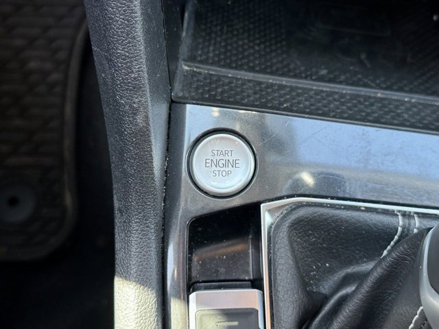 Used 2023 Volkswagen Tiguan SE image 31