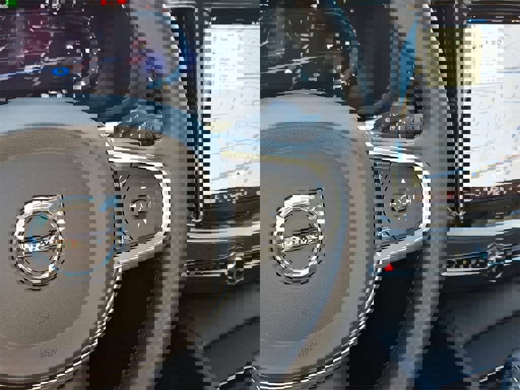 Used 2024 Volvo S60 B5 Core image 23