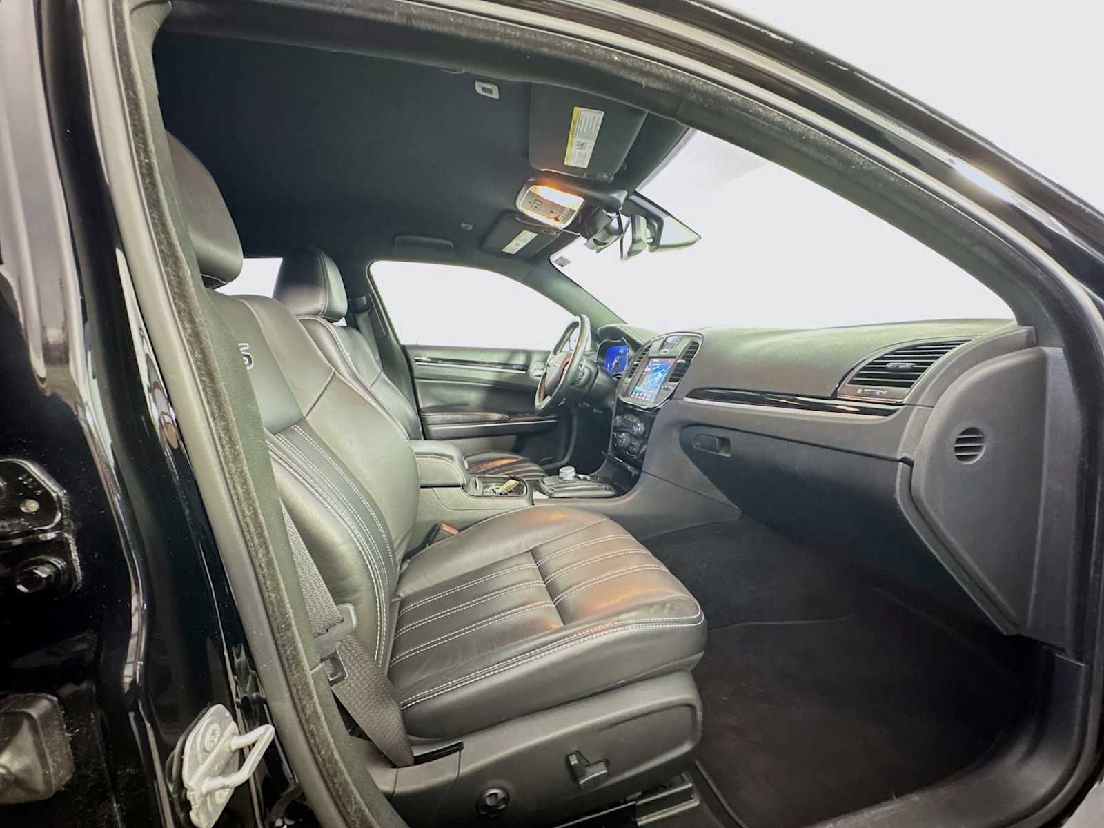 Used 2019 Chrysler 300 S image 26