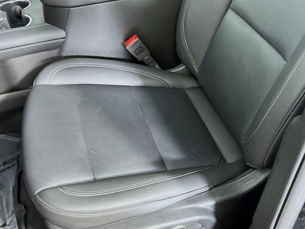 Used 2024 Chevrolet Suburban LT w/ LT Signature Package image 18