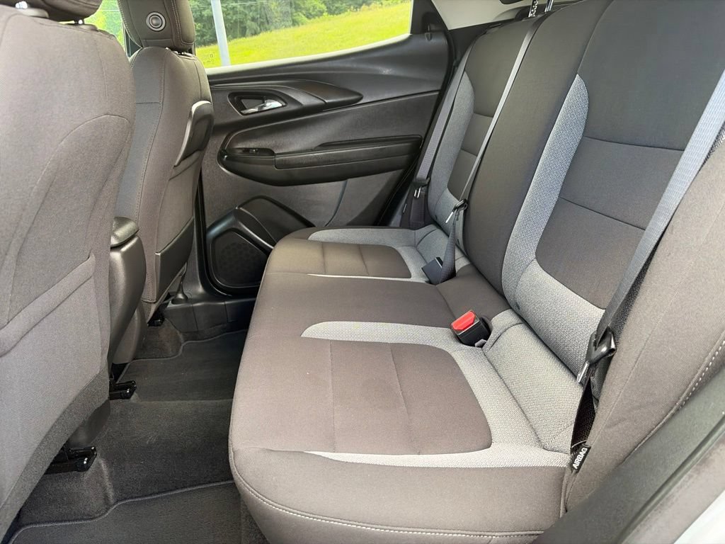 Used 2025 Chevrolet TrailBlazer LT AWD/4WD image 32