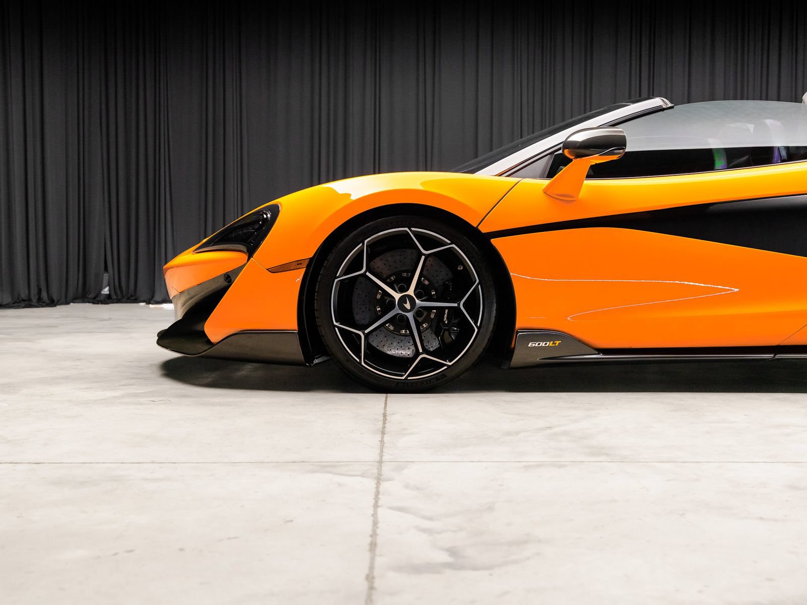 Used 2020 McLaren 600LT Spider RWD image 26