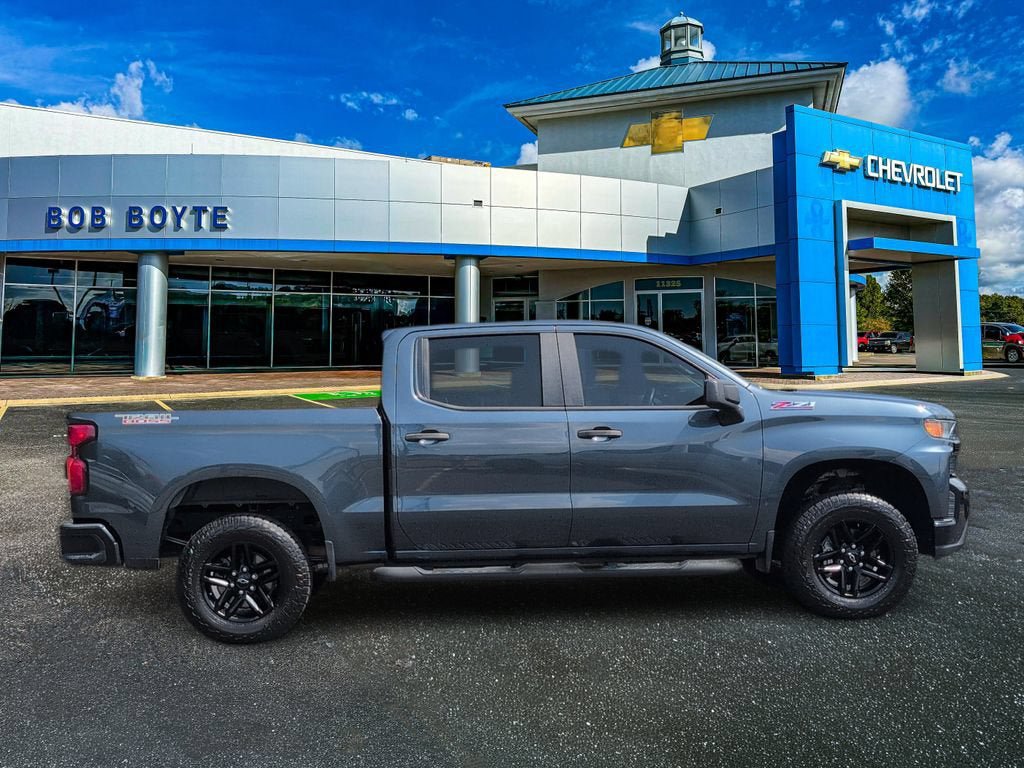 Used 2021 Chevrolet Silverado 1500 Custom Trail Boss w/ LPO, Dark Essentials Package AWD/4WD image 2