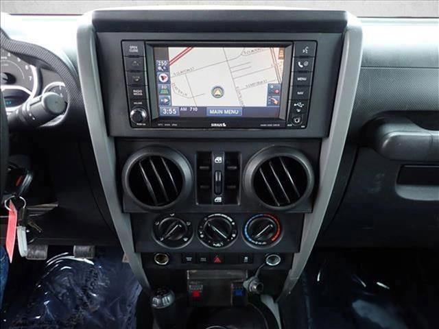 Used 2010 Jeep Wrangler Unlimited Rubicon w/ Trailer Tow Group AWD/4WD image 14