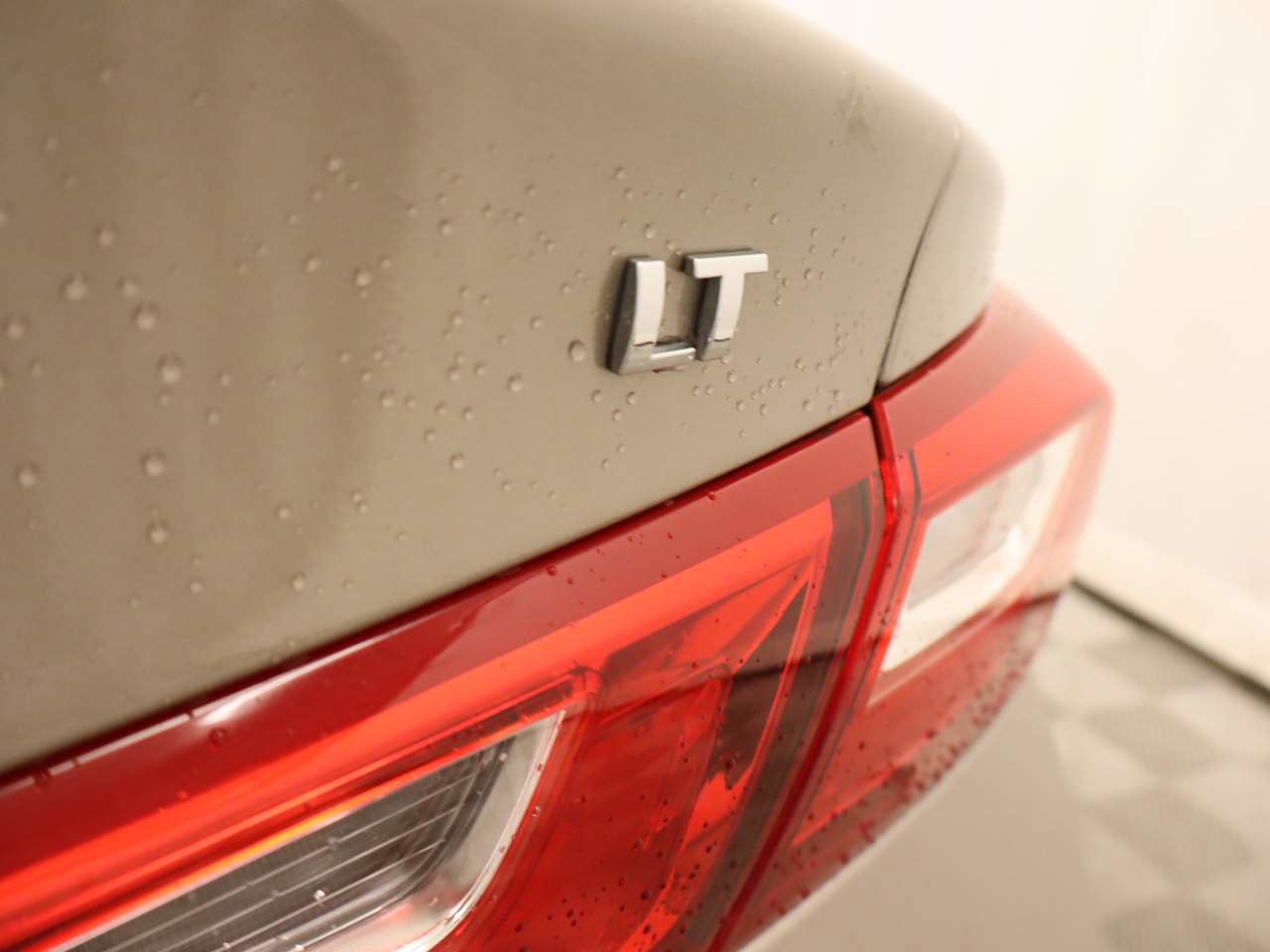 Used 2023 Chevrolet Malibu LT image 19