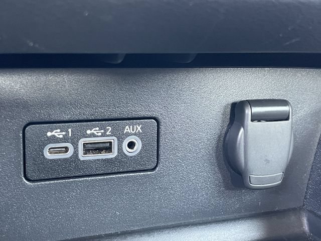 Used 2025 Nissan Altima 2.5 SV FWD image 19