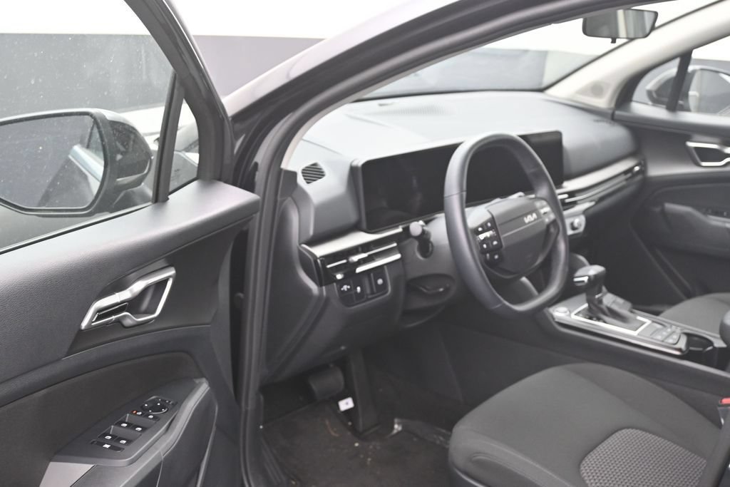 Used 2026 Kia Sportage LX FWD image 11