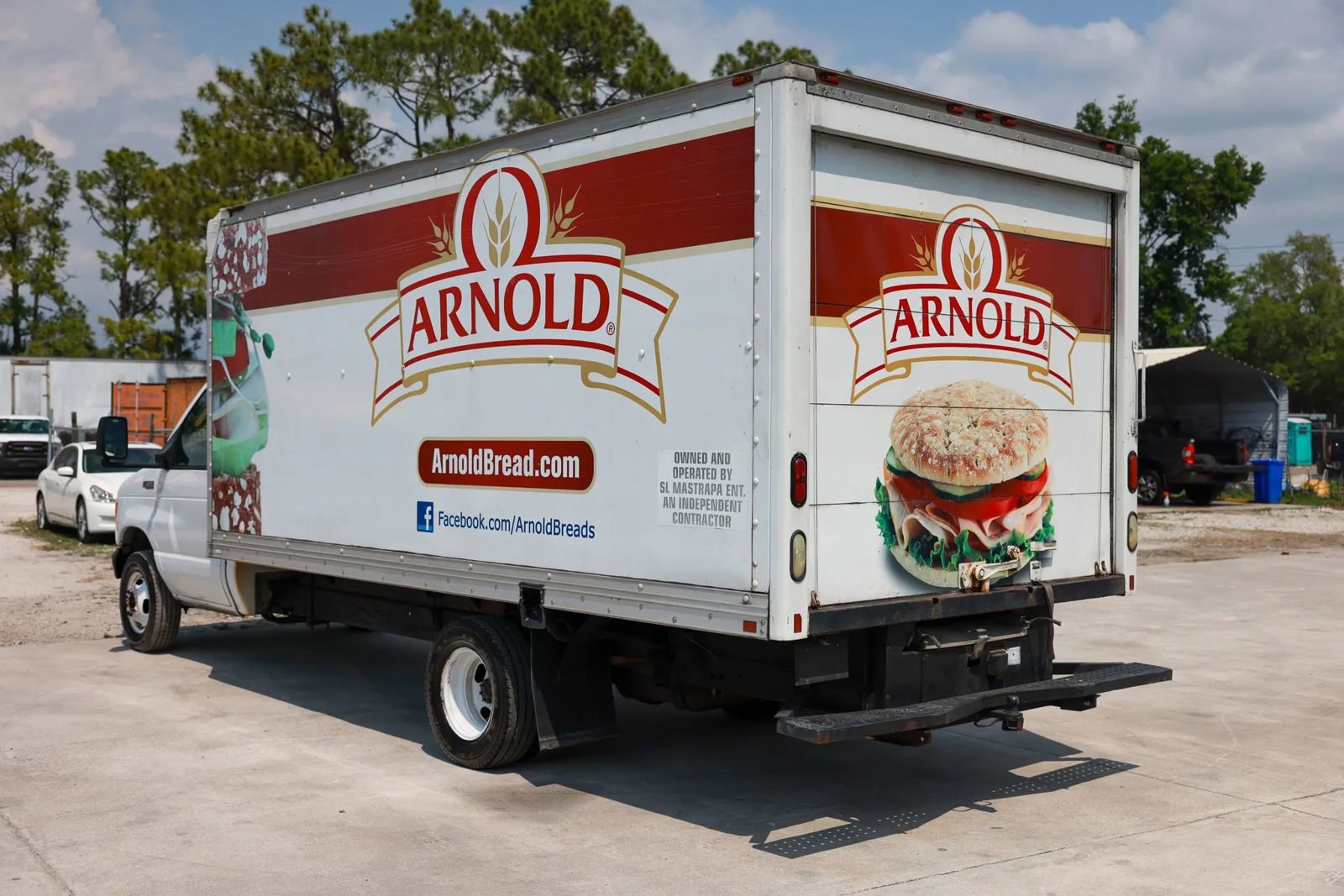 Used 2005 Ford E-350 and Econoline 350 Super Duty image 4