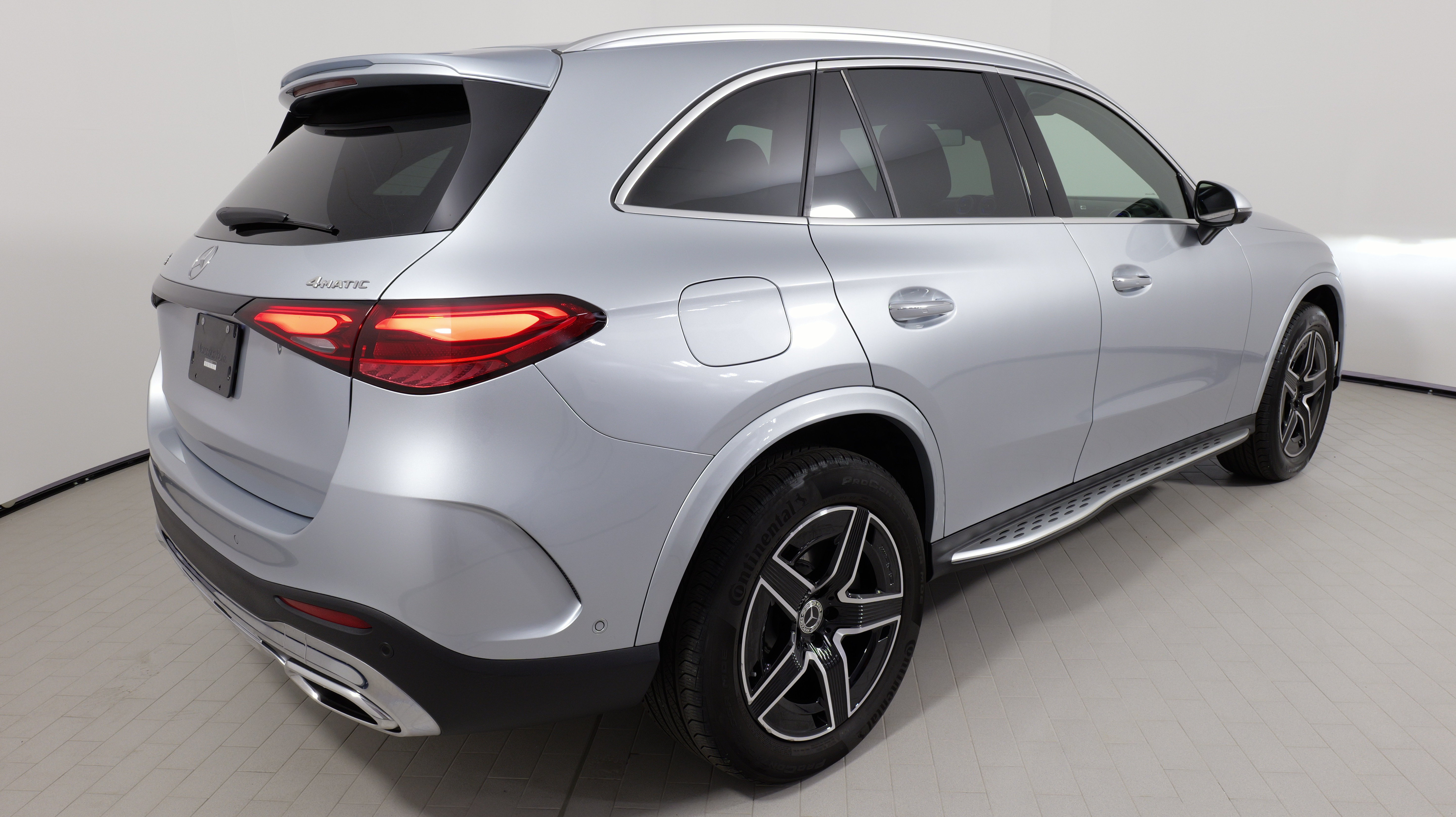 Used 2025 Mercedes-Benz GLC 350e 4MATIC image 14