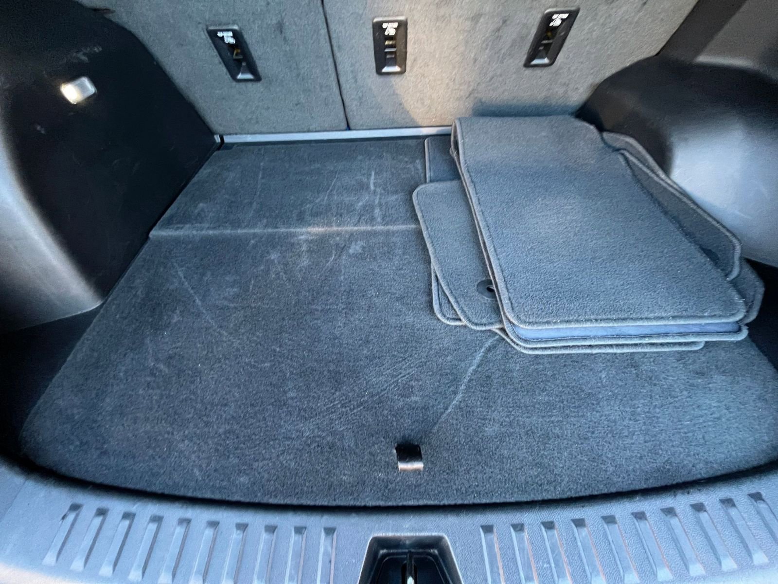 Used 2025 GMC Terrain Elevation image 33