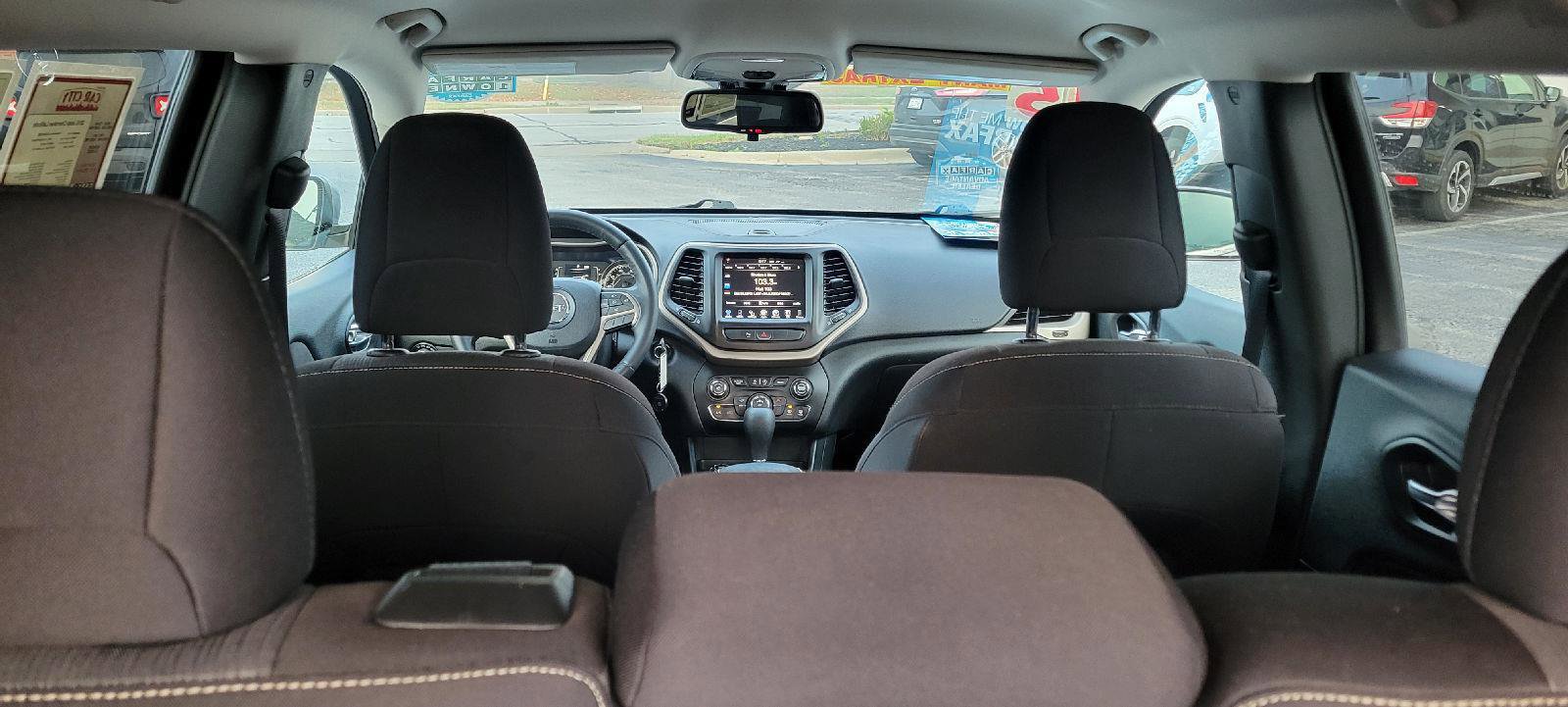 Used 2015 Jeep Cherokee Latitude image 29