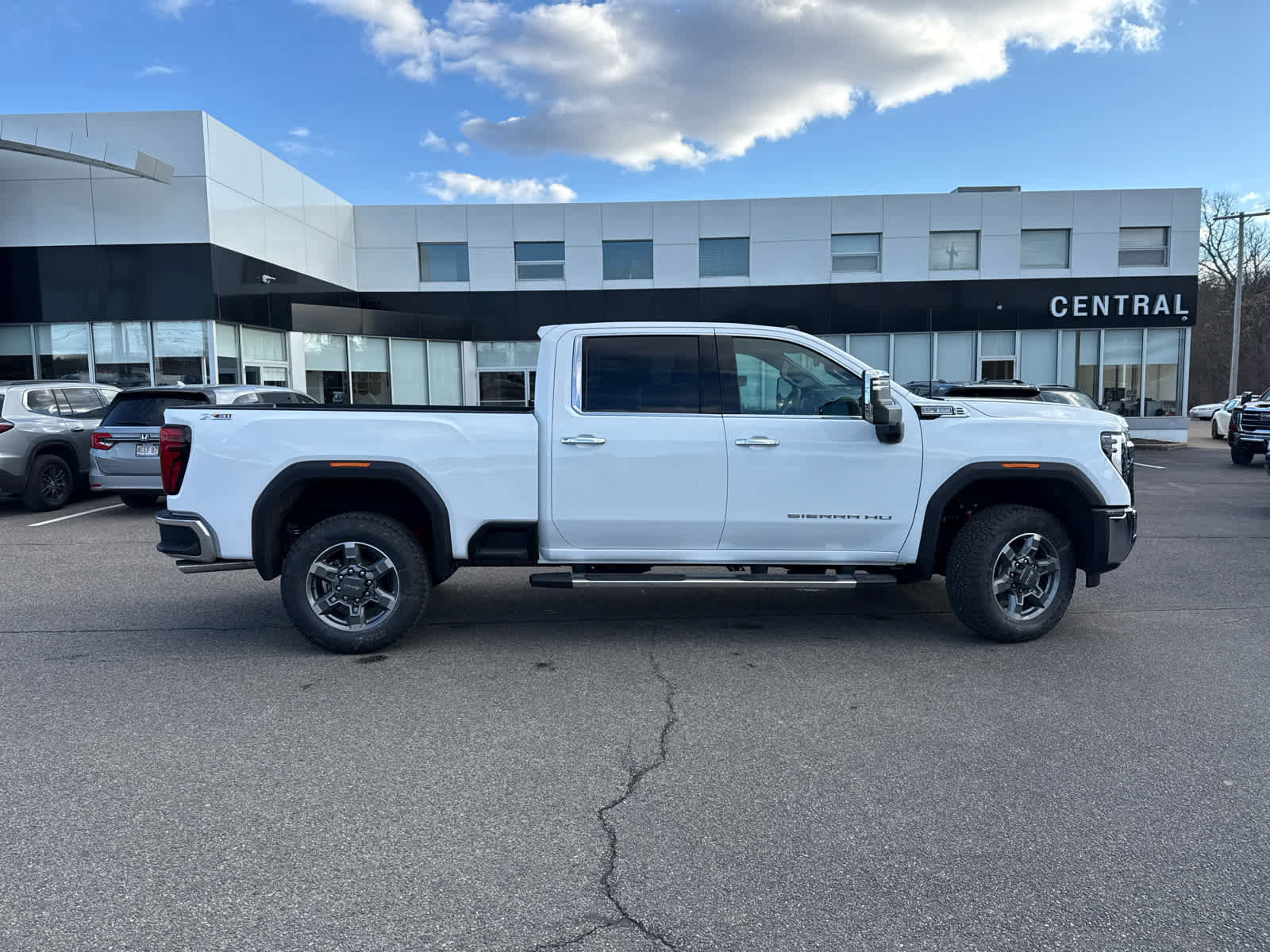 New 2026 GMC Sierra 2500 SLT w/ SLT Premium Package image 8