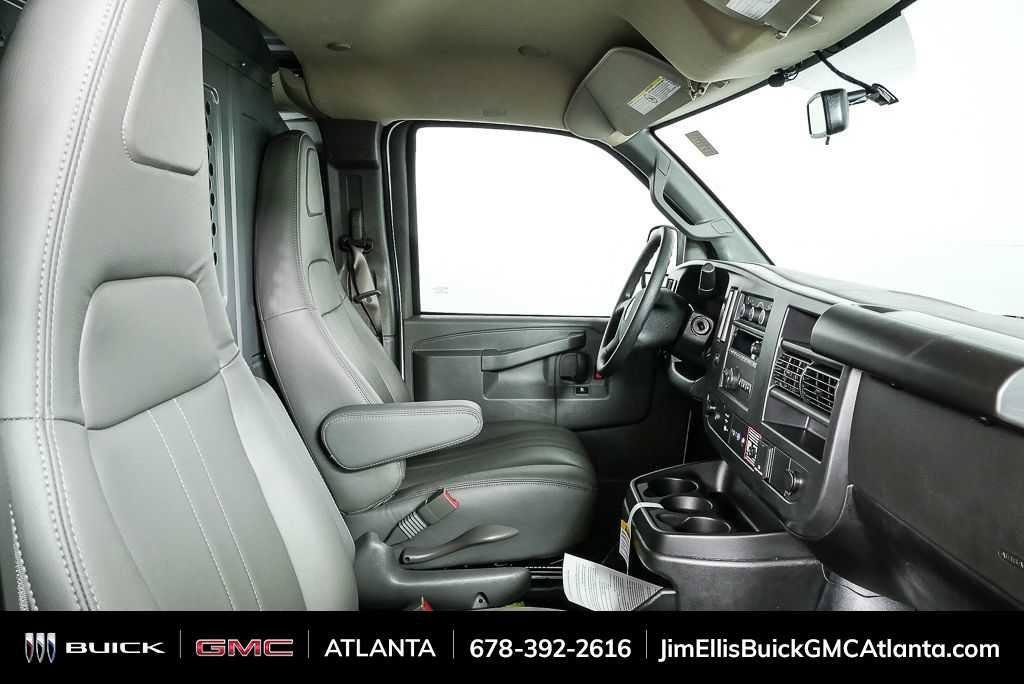 New 2025 GMC Savana 2500 w/ Driver Convenience Package RWD image 16
